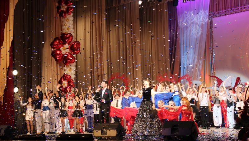 В Городском культурно-досуговом центре состоялось празднование 65-летнего юбилея Орджоникидзевского района