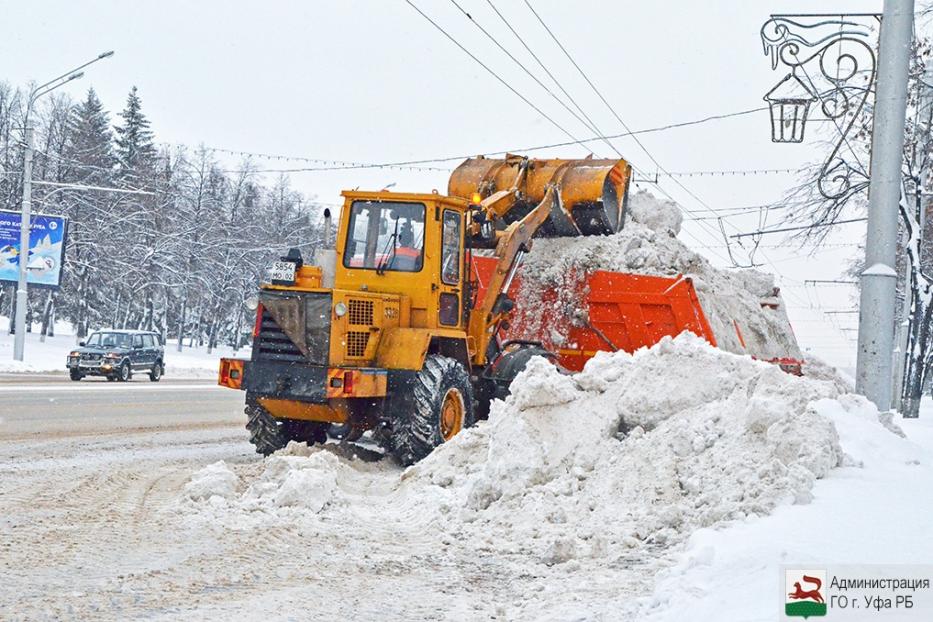 В связи со снегопадом городские службы перешли на усиленный режим работы 