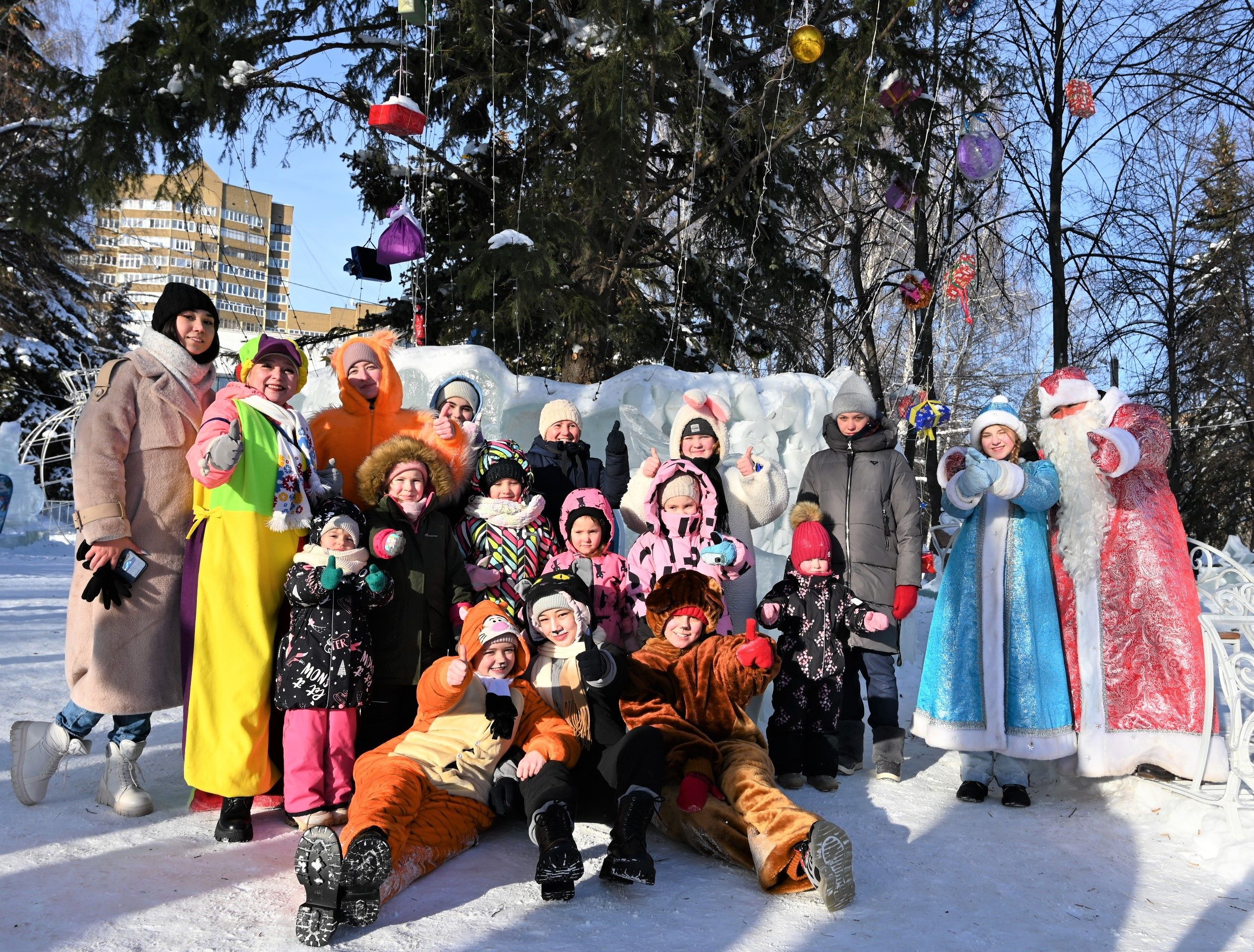 На площади перед Уфимской детской филармонией прошли зимние забавы