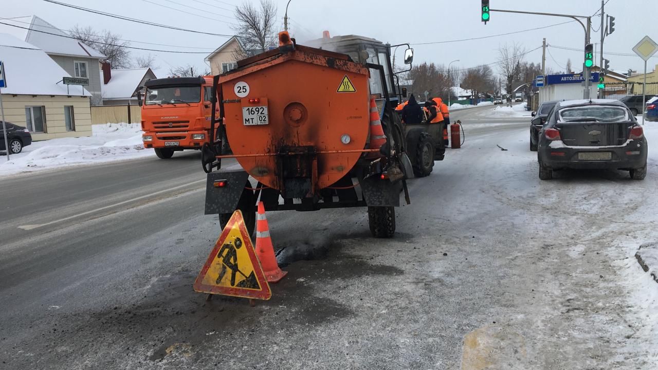 В Дёмском районе Уфы приступили к ремонту дорог «литым асфальтом»