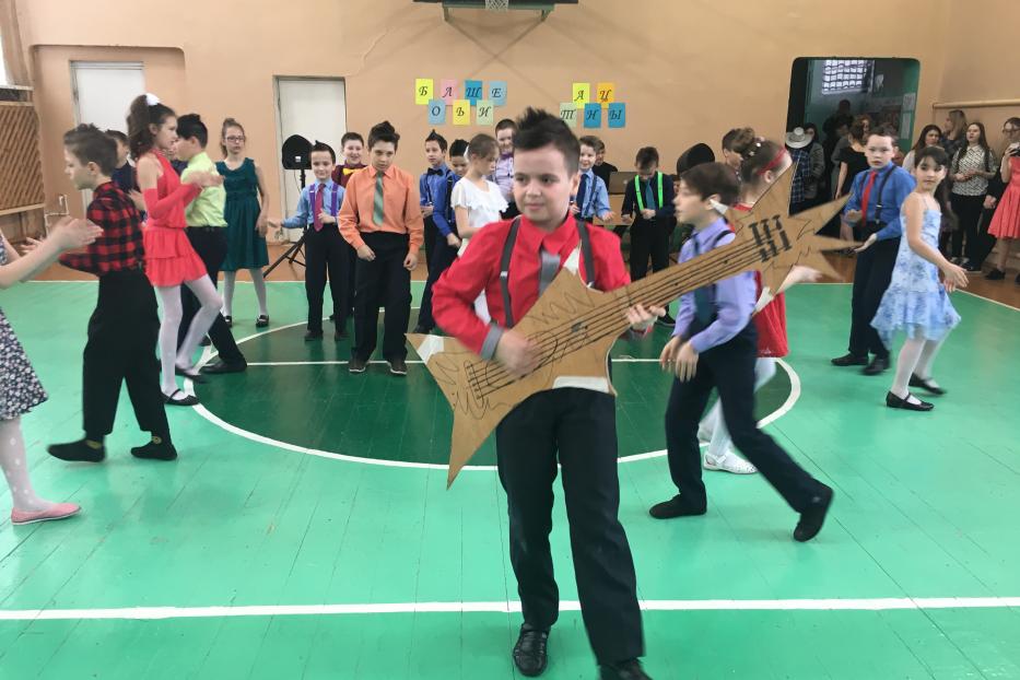 В школе № 112 прошел традиционный конкурс «Большие танцы»