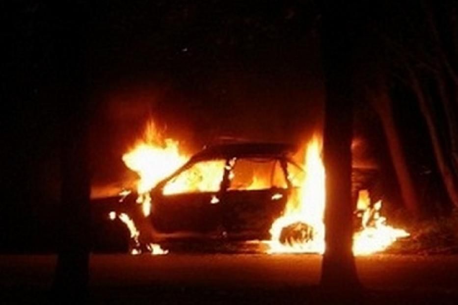 На ул. 50 лет Октября горел автомобиль «ВАЗ-21093»