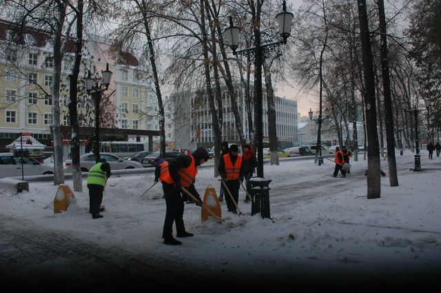 Коммунальные и жилищные службы Кировского района столицы работают в усиленном режиме