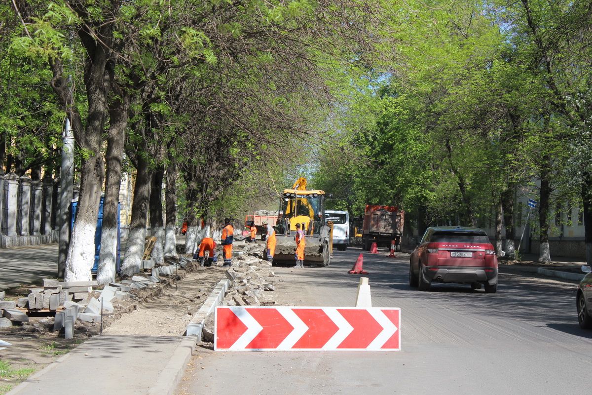 Глава Администрации Орджоникидзевского района проинспектировал ход благоустройства улиц