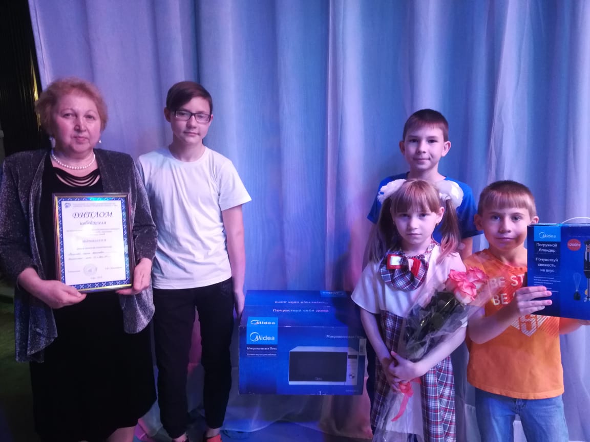 Семья Калининского района стала победителем муниципального этапа Республиканского конкурса опекунов, приемных и патронатных семей 