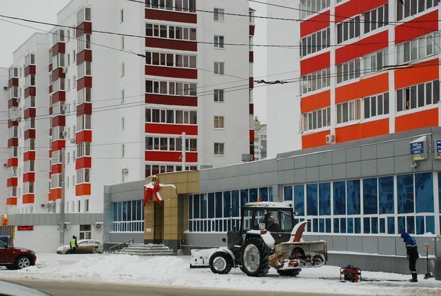 В Кировском районе г. Уфы коммунальные и жилищные службы вышли на уборку снега