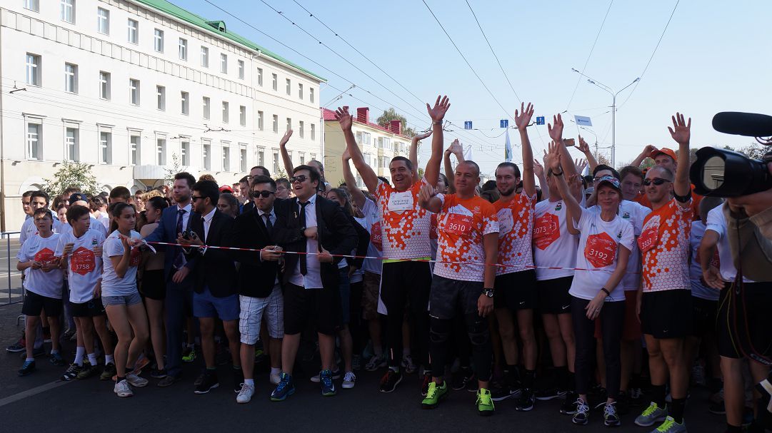 В Уфимском международном марафоне приняли участие несколько тысяч человек