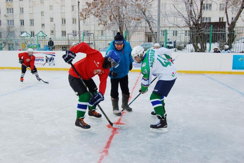 Завершается подготовка хоккейных коробок Уфы к зимнему спортивному сезону 