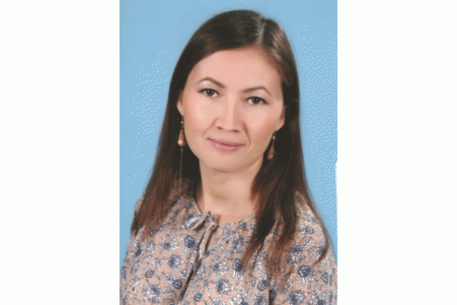 В номинации «Учитель русского языка и литературы» победила учитель школы № 156 Регина Закирова