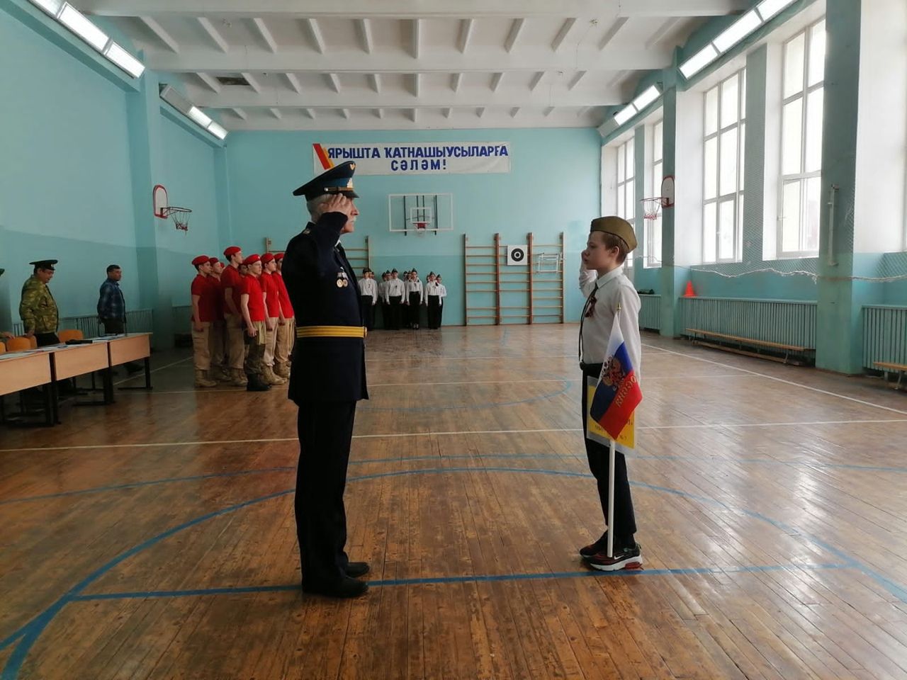 Равняемся на Знамя Победы: в Советском районе Уфы прошёл районный смотр-конкурс по строевой подготовке