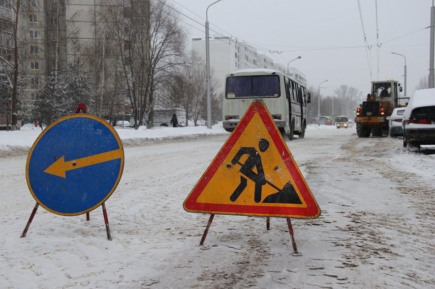 Жилищно-коммунальные службы Калининского района ведут работу по уборке снега 