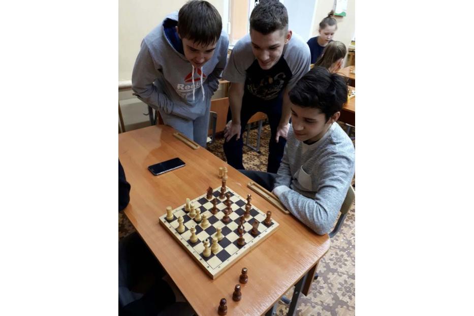 В школе № 75 прошел шахматный турнир «Белая ладья»