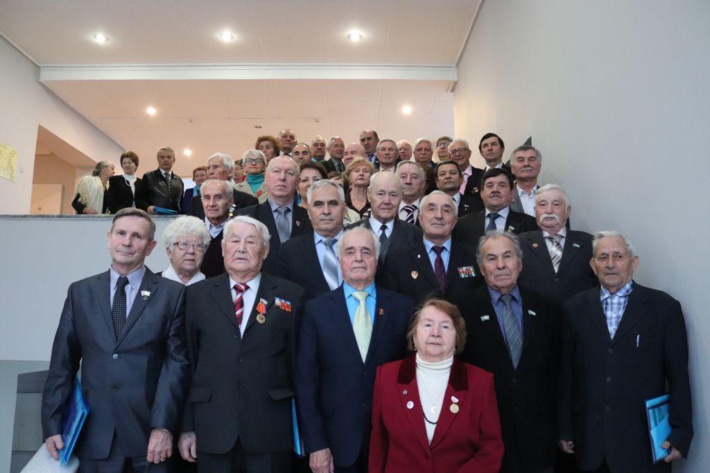 В Уфе прошел торжественный пленум, посвященный 100-летию Комсомола 