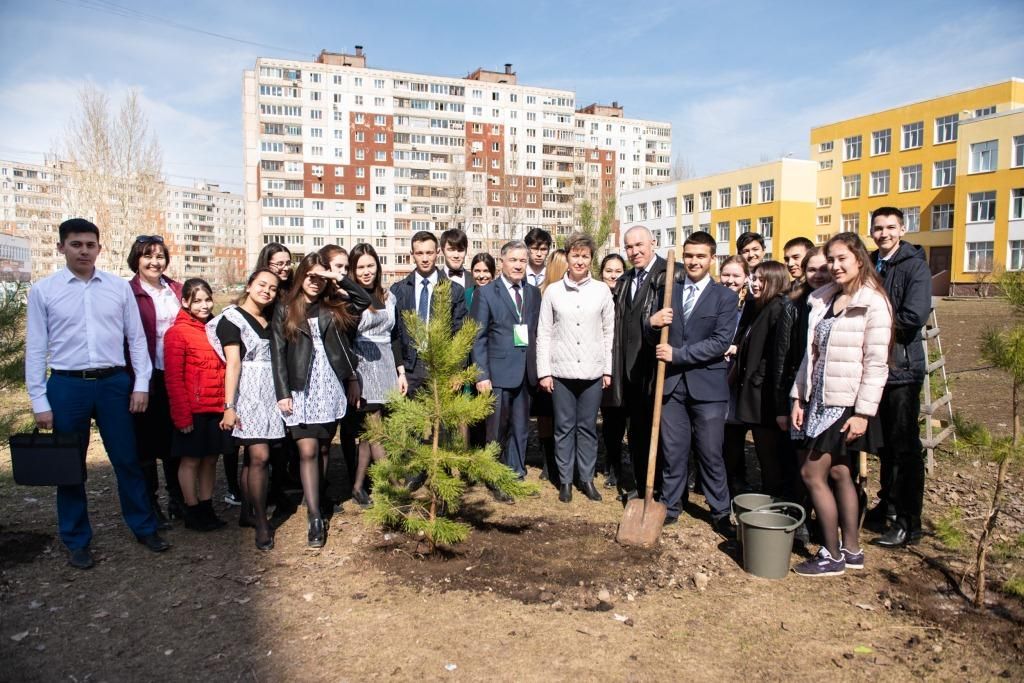 Башкирский лицей №136 присоединился к зеленой акции весны