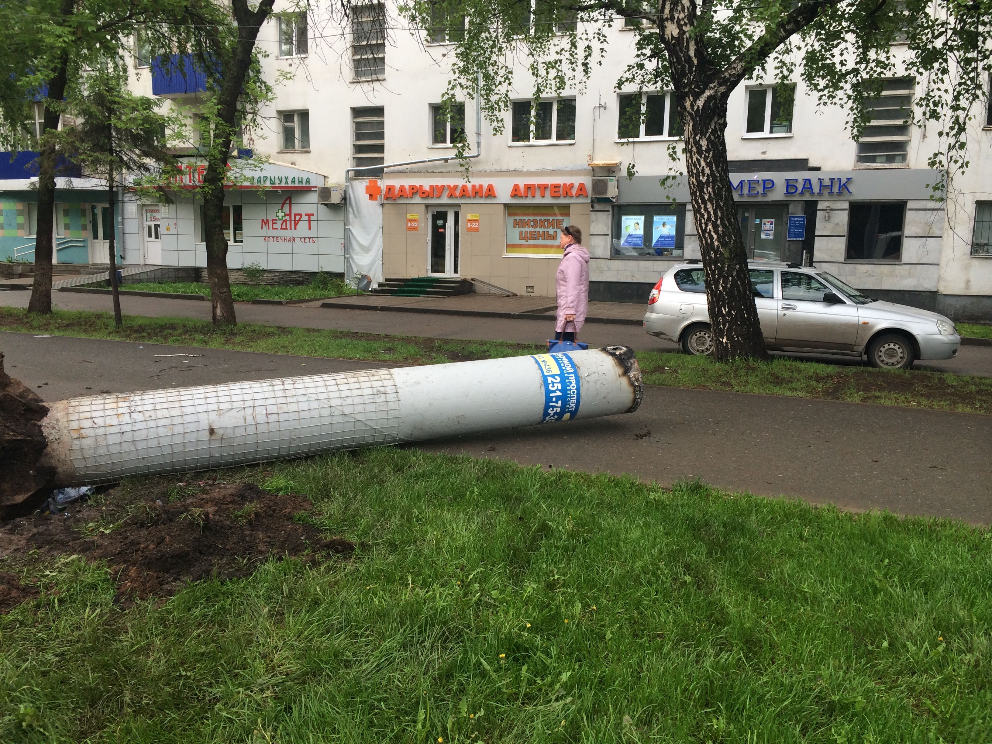 В Советском районе до конца июня демонтируют 121 рекламную конструкцию