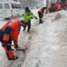Борьба с последствиями снегопада продолжается