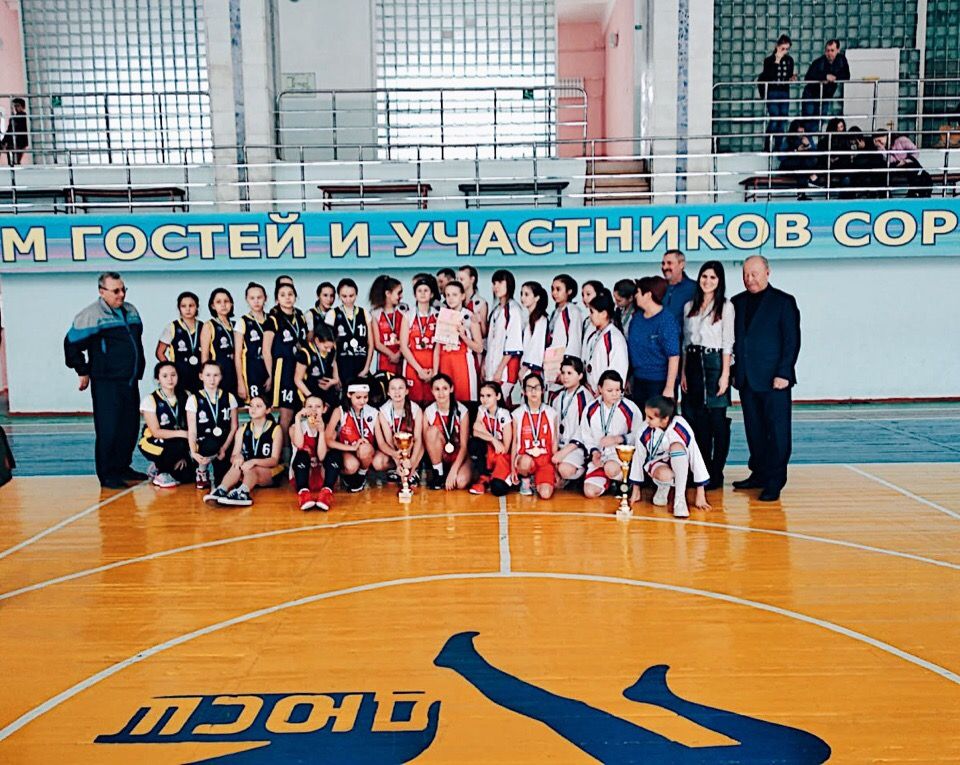 Лучшей в чемпионате школьной баскетбольной лиги «Оранжевый мяч» стала команда лицея №106 