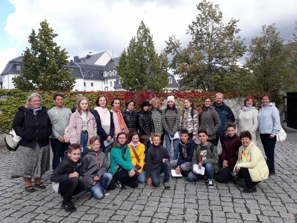 Школьники Октябрьского района приняли участие в международном обмене опытом со школой Германии