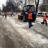 Работы по очистке придомовых территорий и кровель продолжаются на территории всех ЖЭУ Орджоникидзевского района