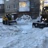В Советском районе продолжается комплексная очистка дворов от снега