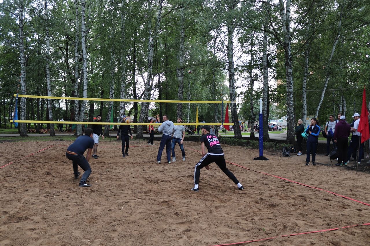 «Дёма. Август. Волейбол.»: в Демском районе Уфы стартовал турнир по пляжному волейболу