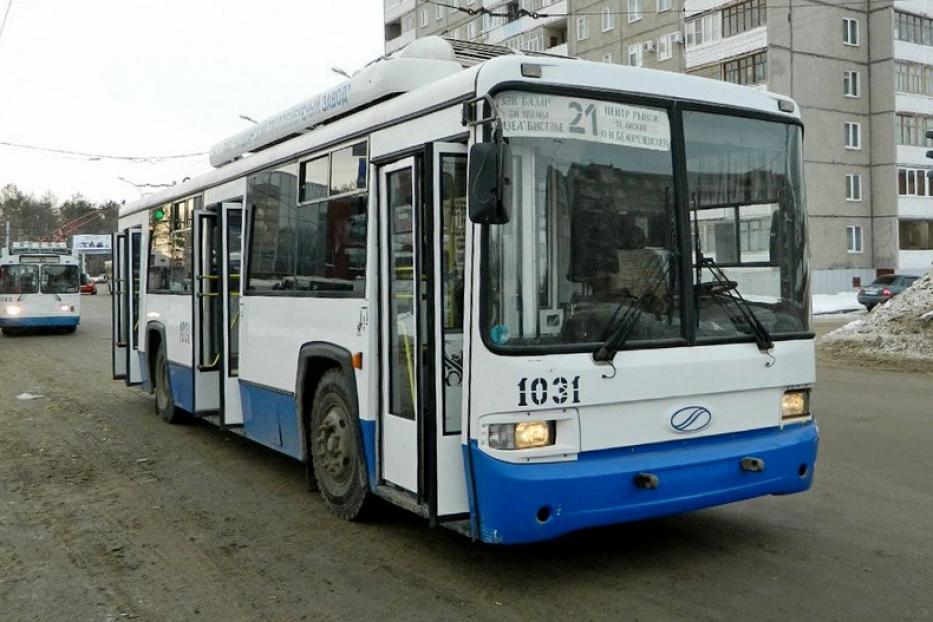 В Уфе в результате стрельбы по троллейбусу пострадала пассажирка 