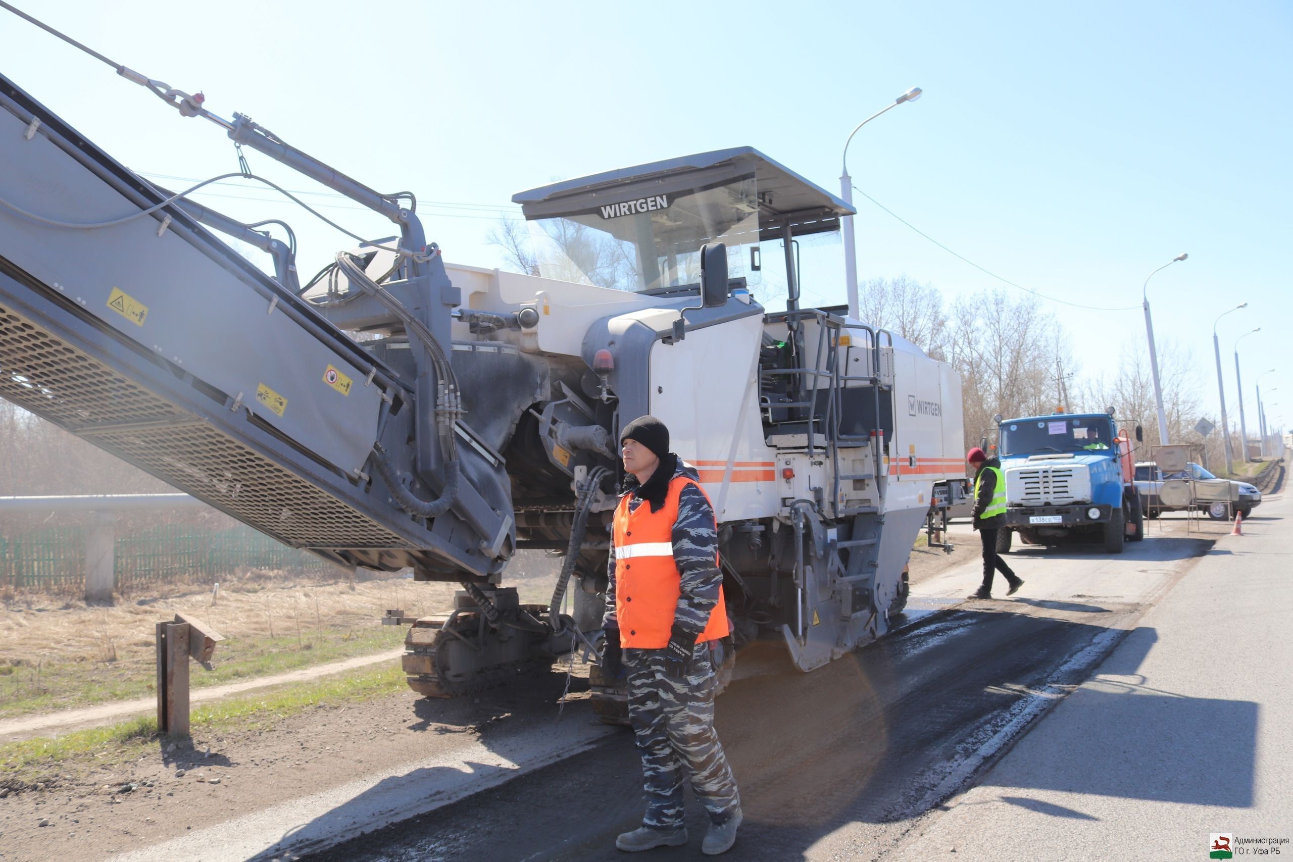 В Калининском районе Уфы производится ремонт дорог в рамках национального проекта «Безопасные качественные автомобильные дороги»