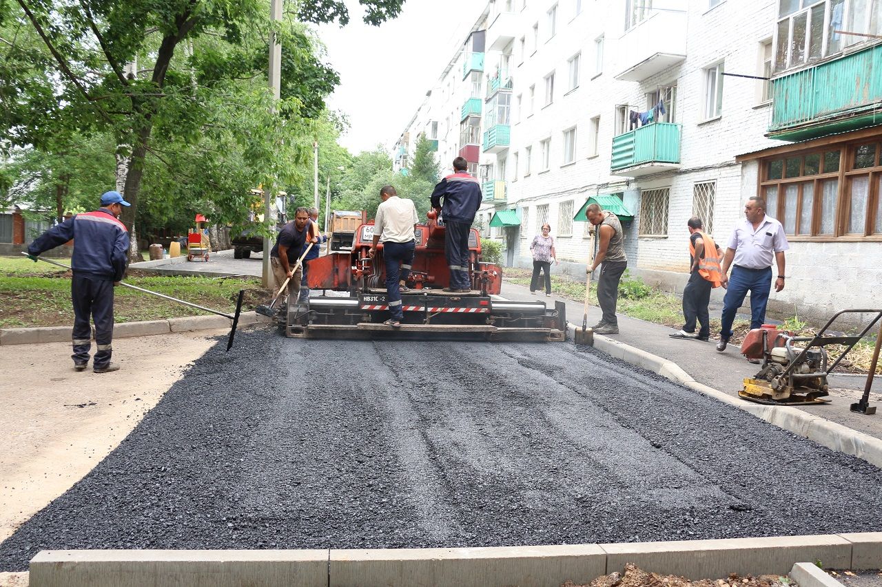 Демонтаж бортового камня. Уфа благоустройство. Ведется благоустройство силами подрядной организации. Подрядной организации ООО «Дорожник» Амурск.