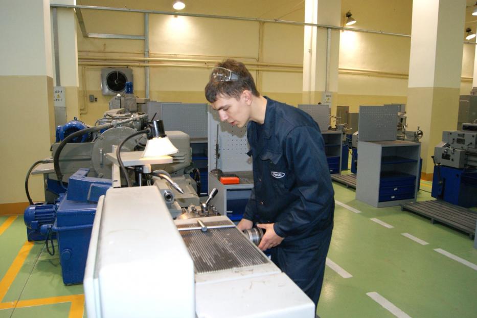 Школьников Уфы заинтересуют рабочими профессиями