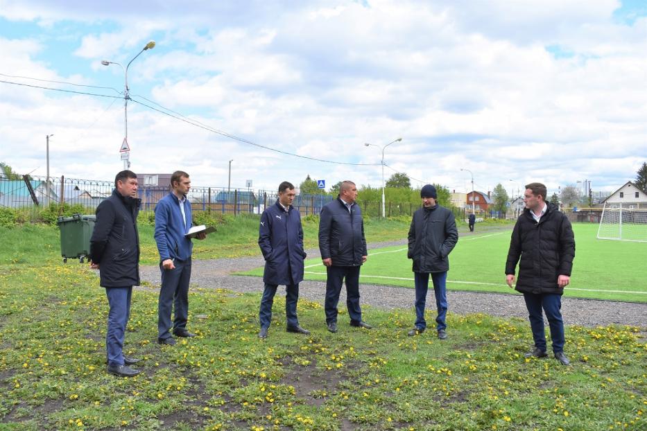 В уфимской Нижегородке обсудили благоустройство футбольного поля