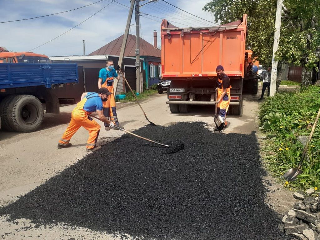 В Ленинском районе проводятся ямочные ремонты дорожных покрытий