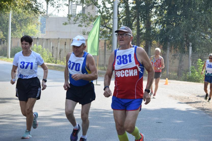 Пробег уфа. Спорт бег. Забег на физкультуре. Бег Уфа. Пробежка в парке.