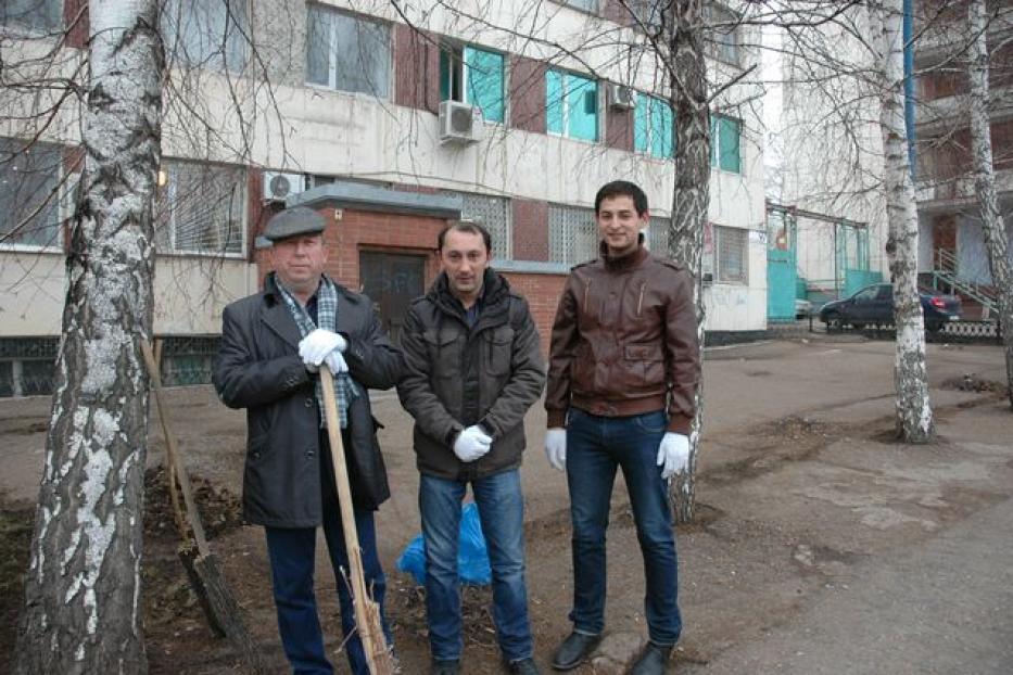 Кировчане наводят порядок на улицах района