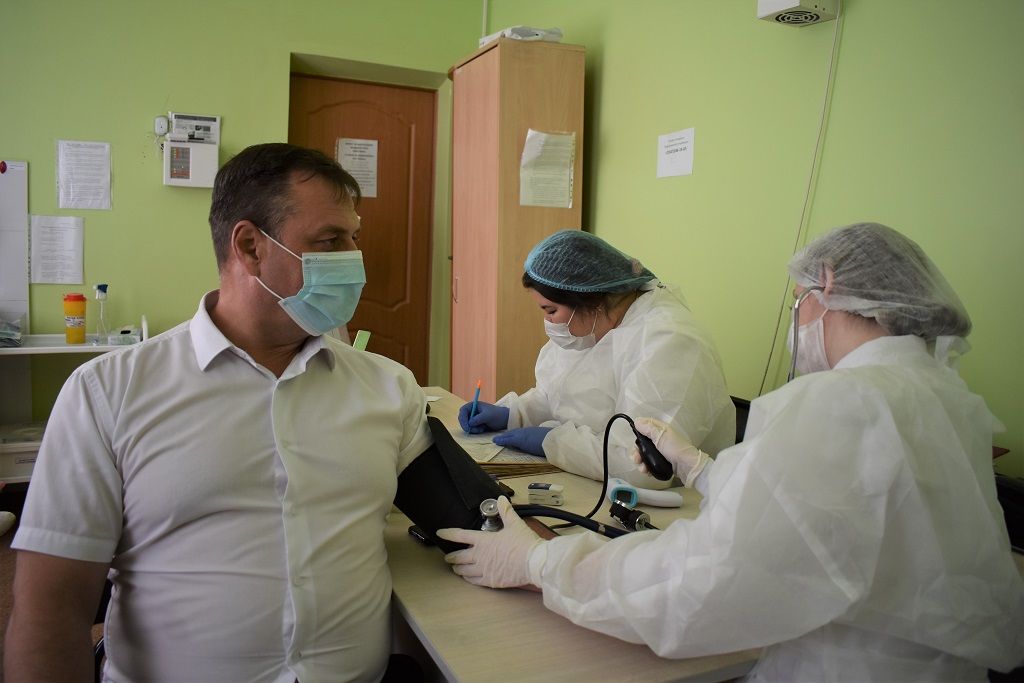 Глава Администрации Ленинского района Уфы вместе с супругой вакцинировался от коронавируса