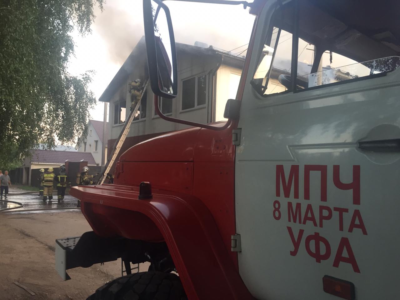 Пожарные потушили крупный пожар по улице Союзной