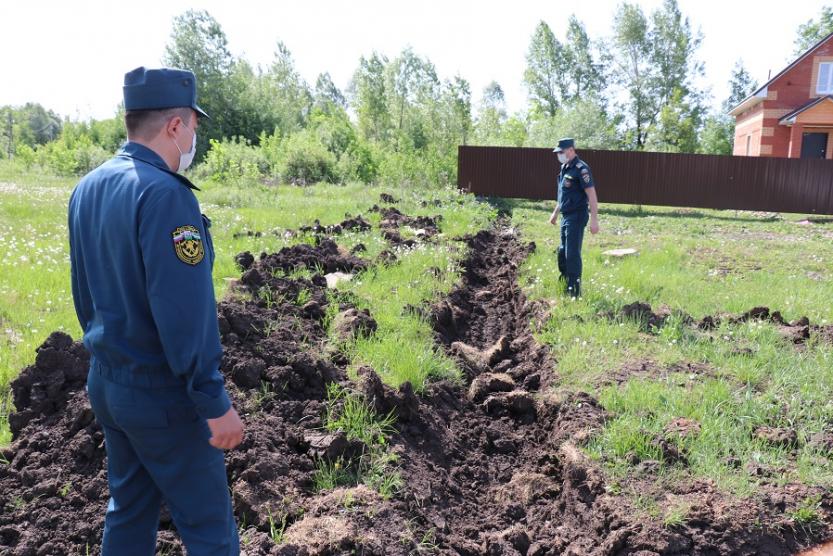 Вести контроль. Противопожарных минерализованных полос. Устройство противопожарной минерализованной полосы. Минерализованная полоса 10 метров. Что такое минеральная полоса от пожара.