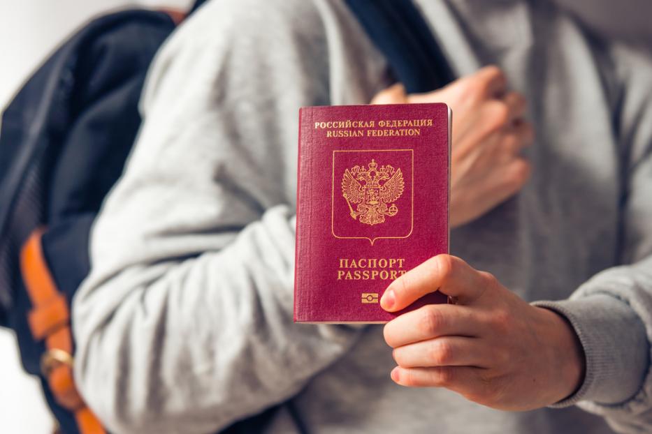Зачем нужен заграничный паспорт?