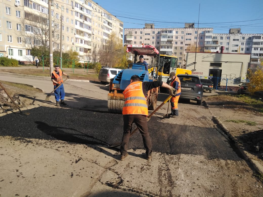 В Кировском районе ведется ямочный ремонт дорог