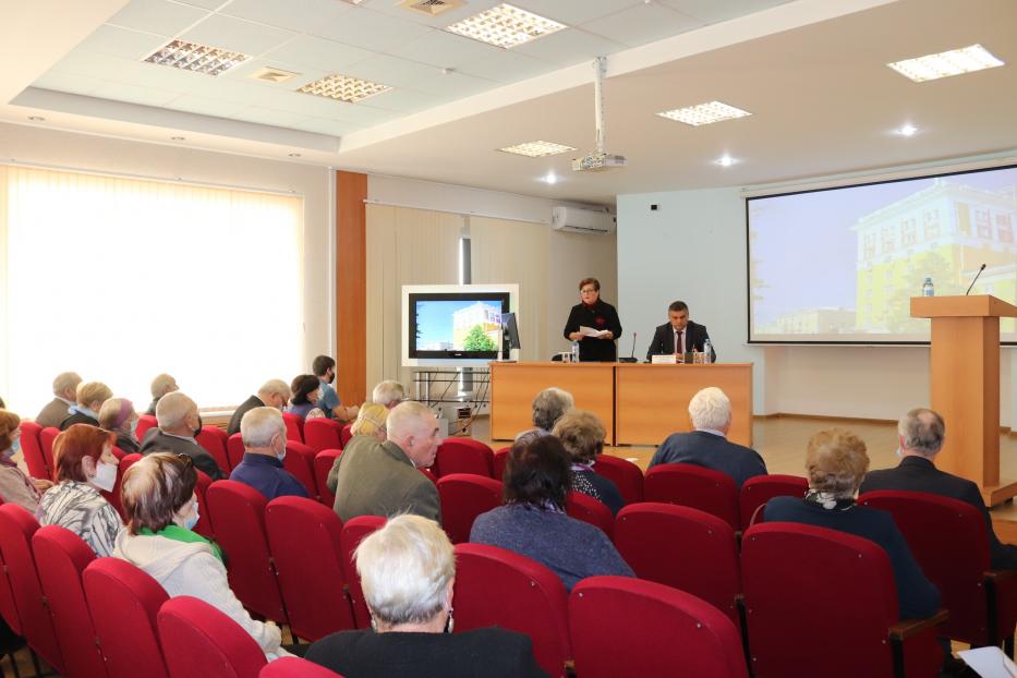 В Администрации Калининского района состоялось заседание Совета ветеранов войны и труда