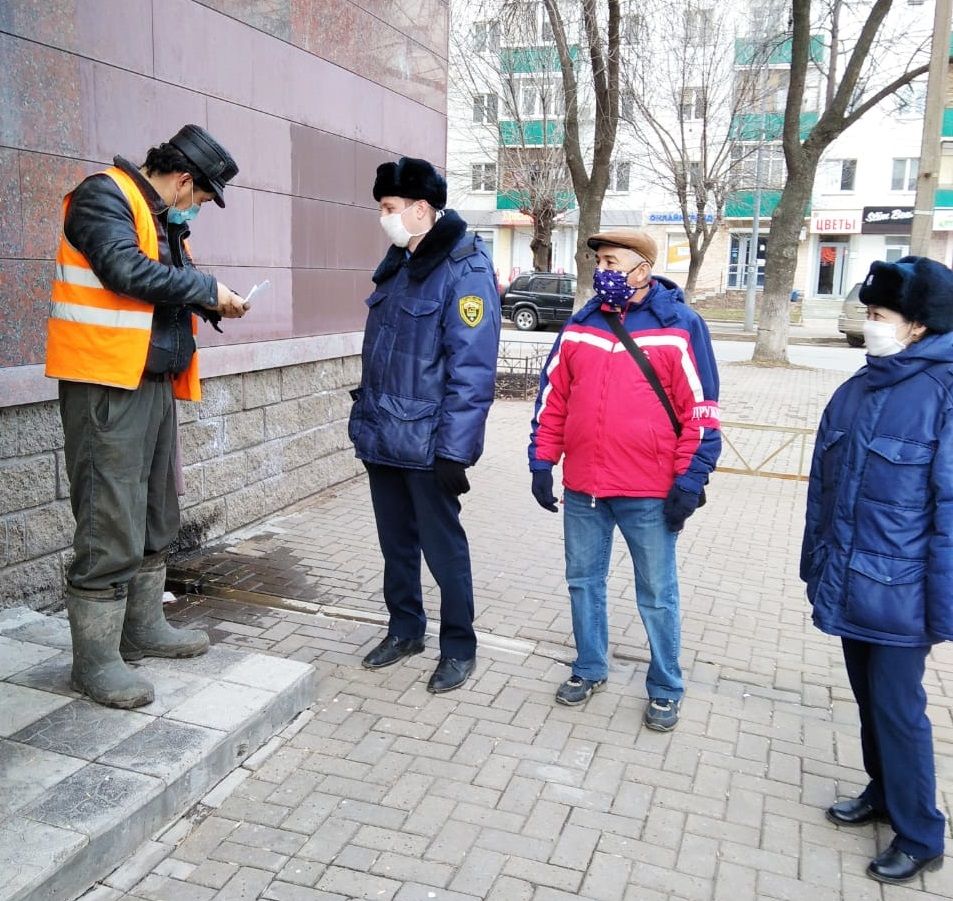 В Кировском районе столицы продолжается патрулирование улиц 