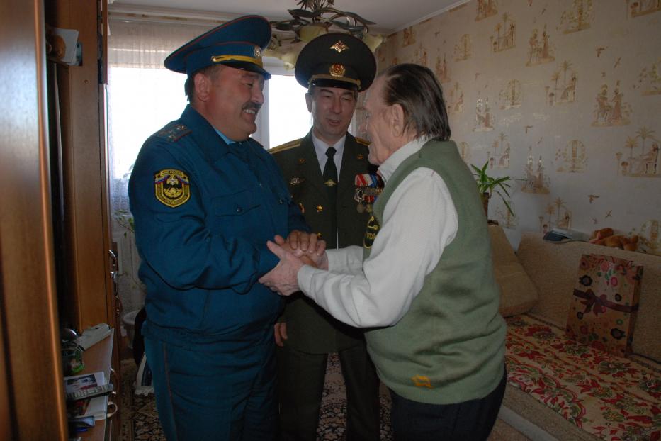 Посещение ветеранов  пожарной охраны в связи с годовщиной  Великой Победы