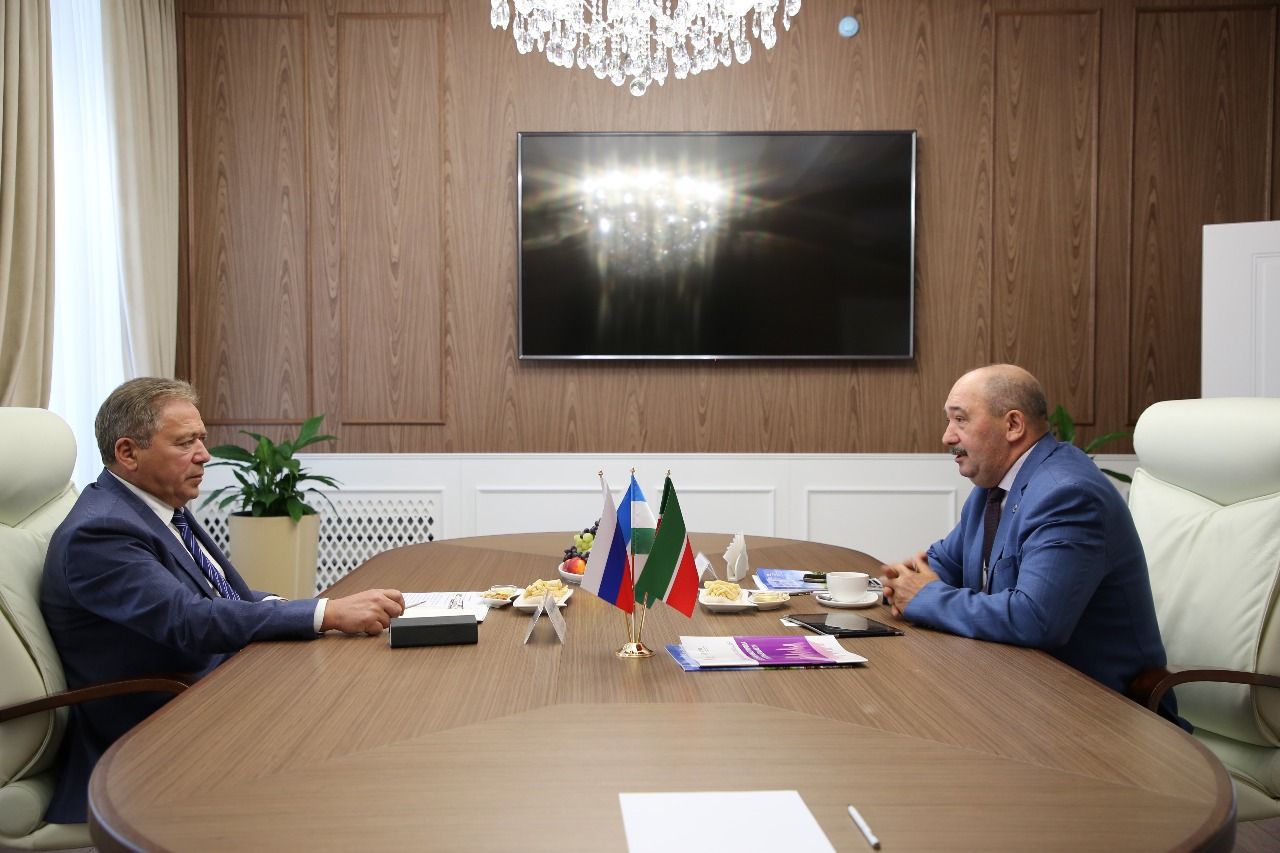 Ульфат Мустафин встретился с генеральным секретарем Евразийского отделения ОГМВ Расихом Сагитовым
