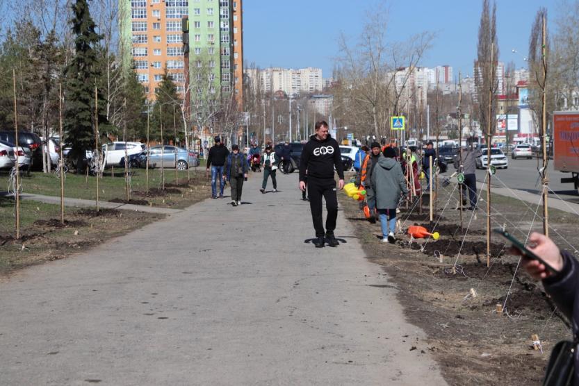 Сипайлово сегодня. Аллея Мужества в Сипайлово. Праздник 17 декабря во дворе Бикбая 33.