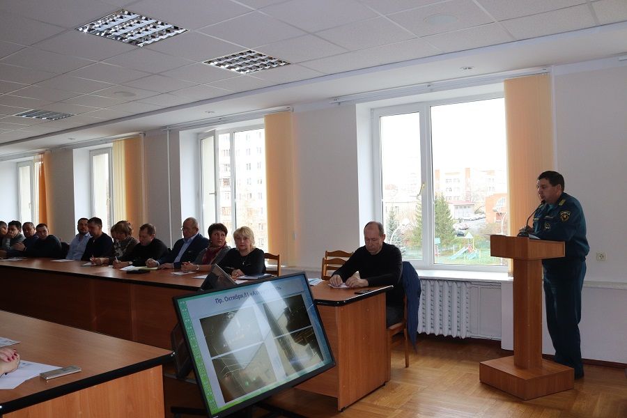 В Администрации Орджоникидзевского района обсудили вопросы пожарной безопасности