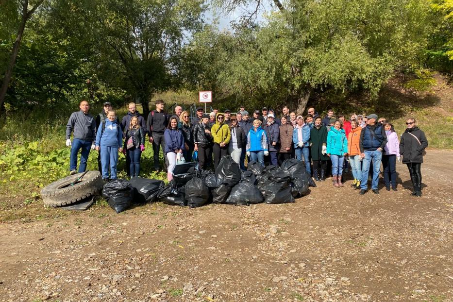 В Уфе проходит общегородской субботник