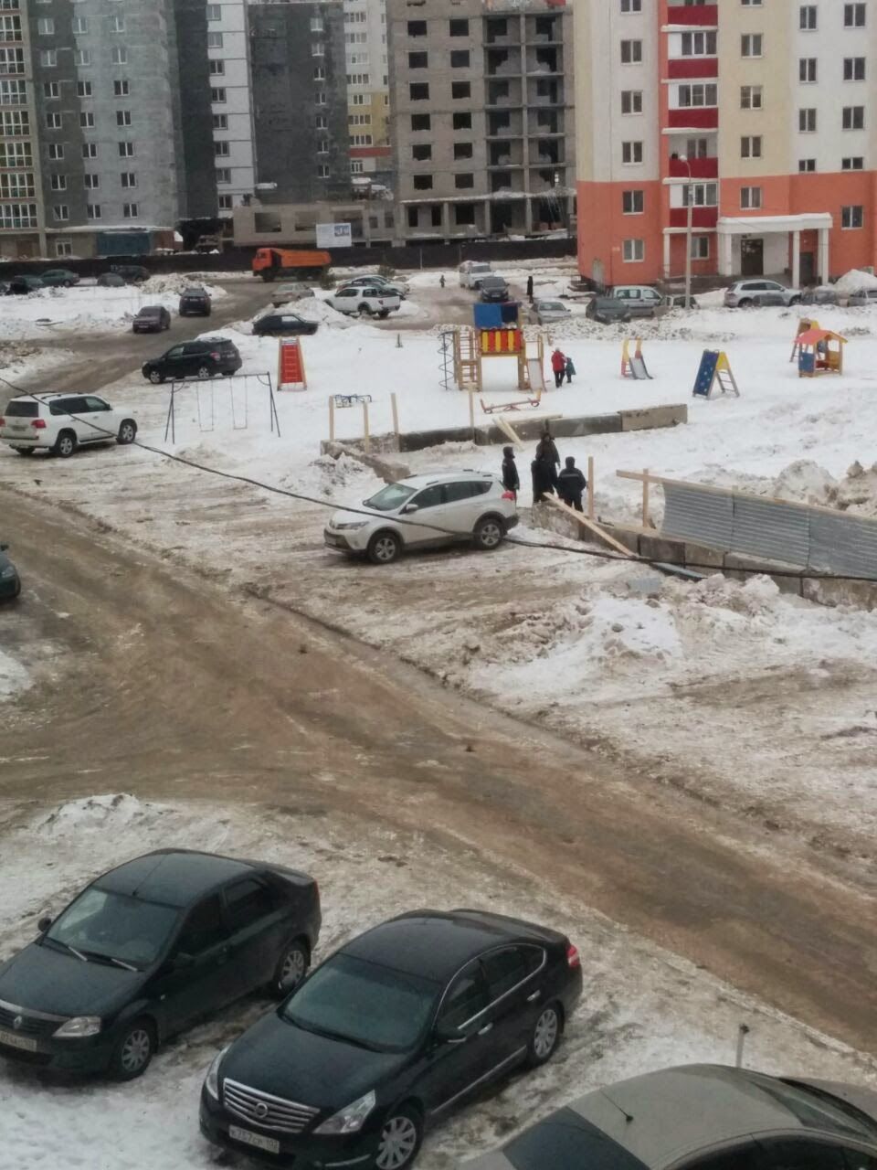 Незаконное точечное строительство между домами по ул. Дагестанская 16,  Дагестанская 16/1,Дагестанская 14/1,Дагестанская 14