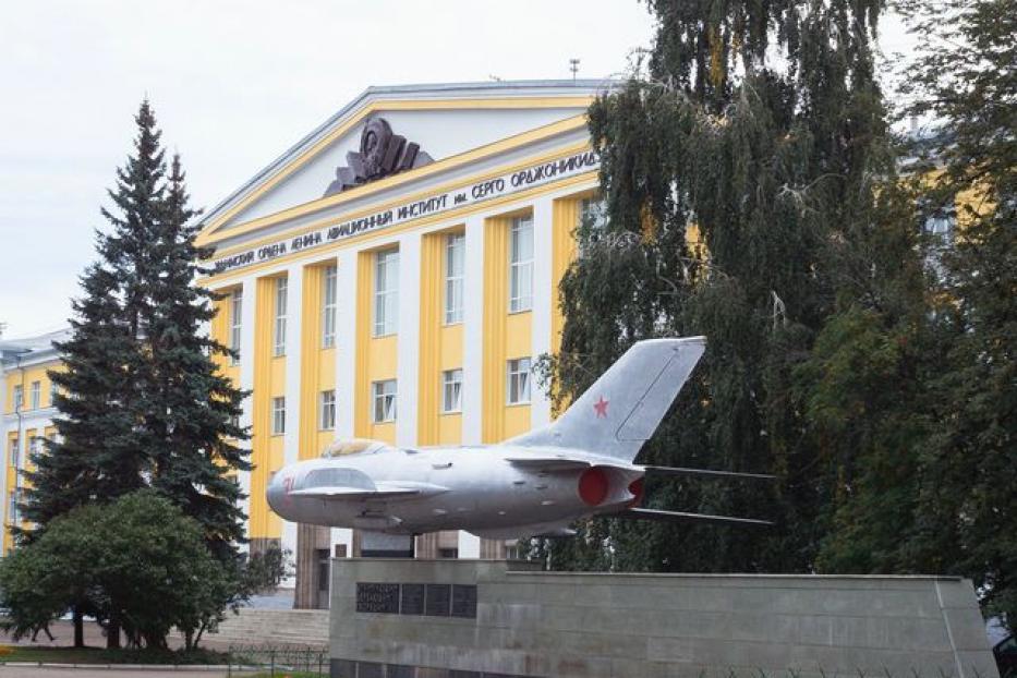 Самолету-памятнику УГАТУ исполнилось 40 лет
