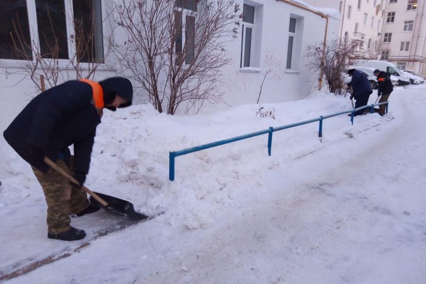 Зимние технологии. Уборка снега,очистка дорог. Уборка снега в городе Уфа. Труд в городе зимой. Зимний город технология.