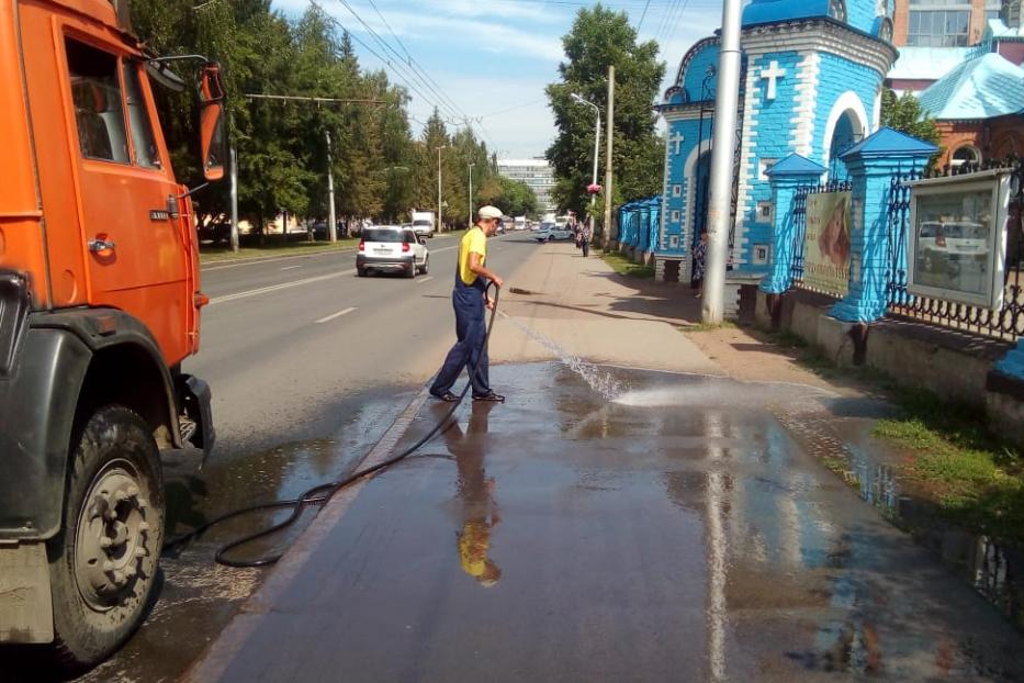 В Калининском районе санитарная уборка проводится ежедневно