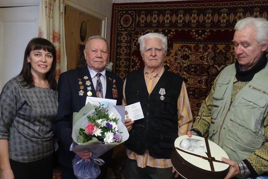 Жителя Демского района, труженика тыла поздравили с 90-летием